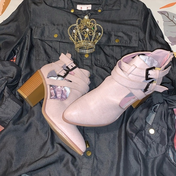 A Rider Girl Bell 02 Cut Out Double Buckle Strappy Heeled Ankle Boots Blush Pink - Picture 3 of 16